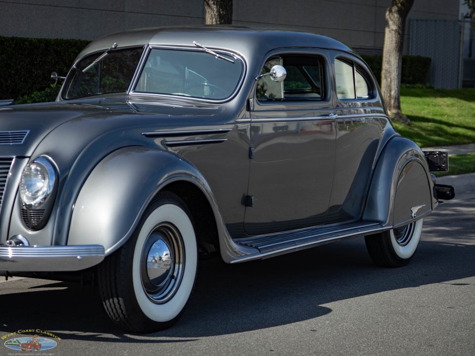 1937 Chrysler Airflow Series C-17