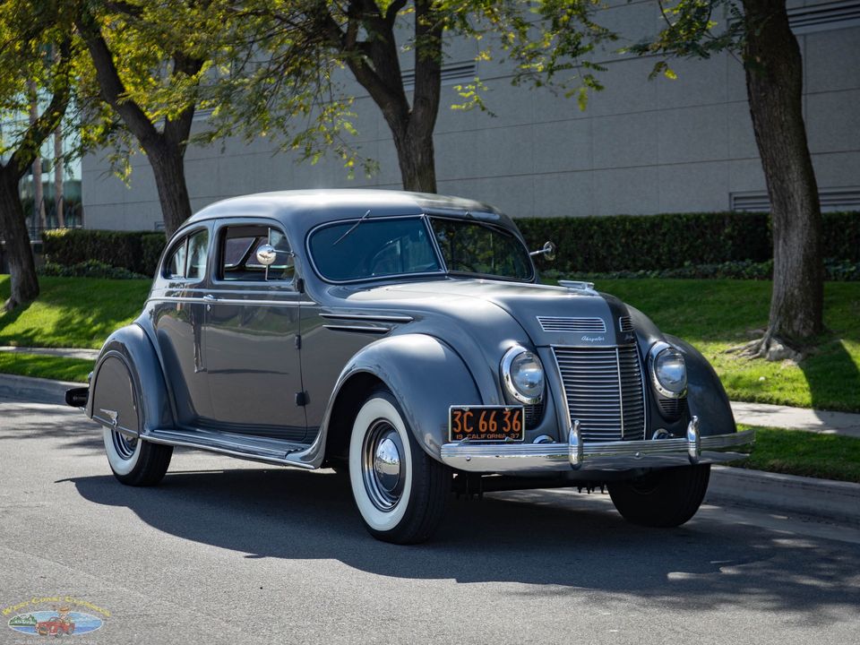 1937 Chrysler Airflow Series C-17