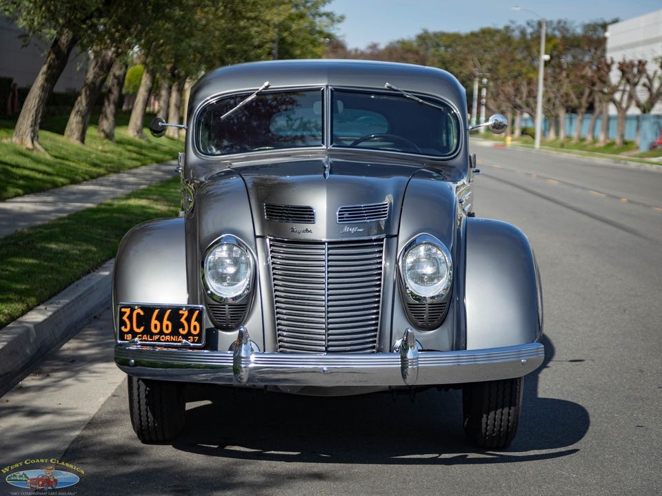 1937 Chrysler Airflow Series C-17