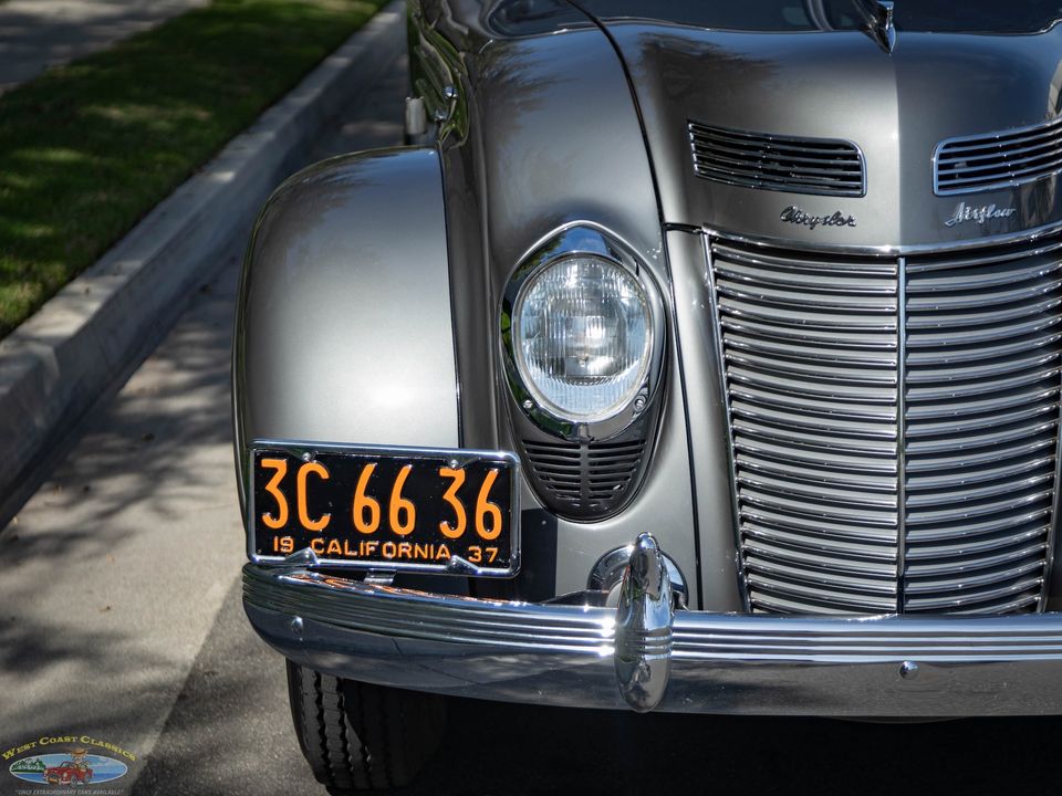 1937 Chrysler Airflow Series C-17