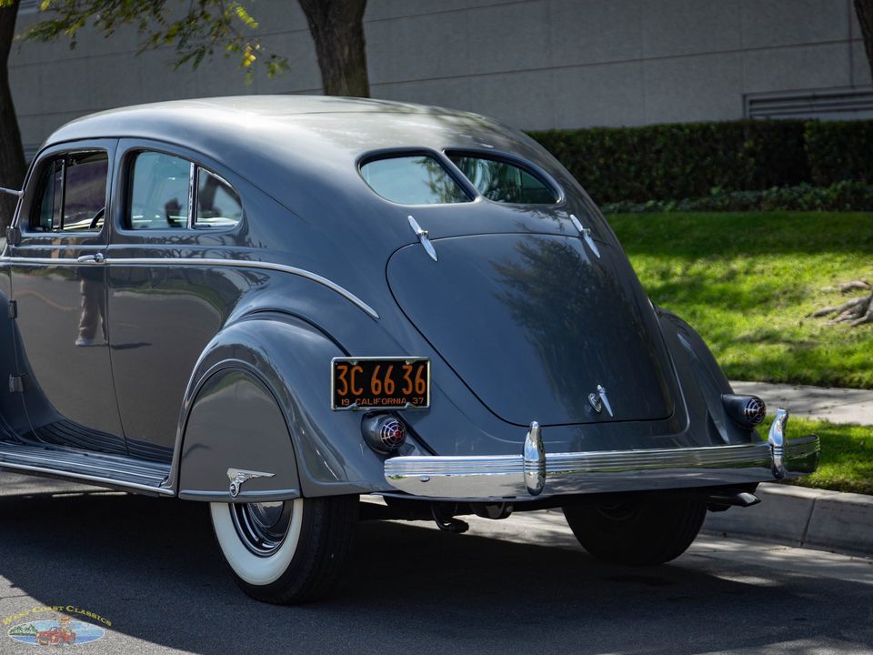 1937 Chrysler Airflow Series C-17