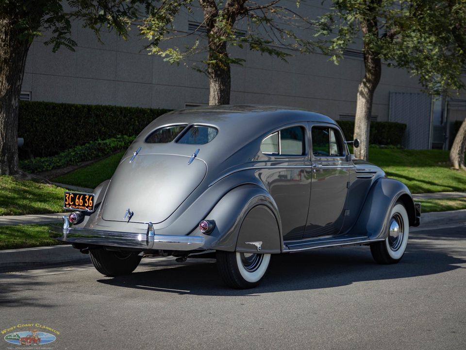 1937 Chrysler Airflow Series C-17