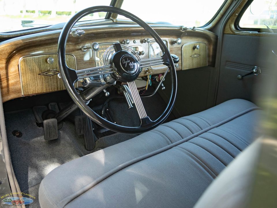 1937 Chrysler Airflow Series C-17