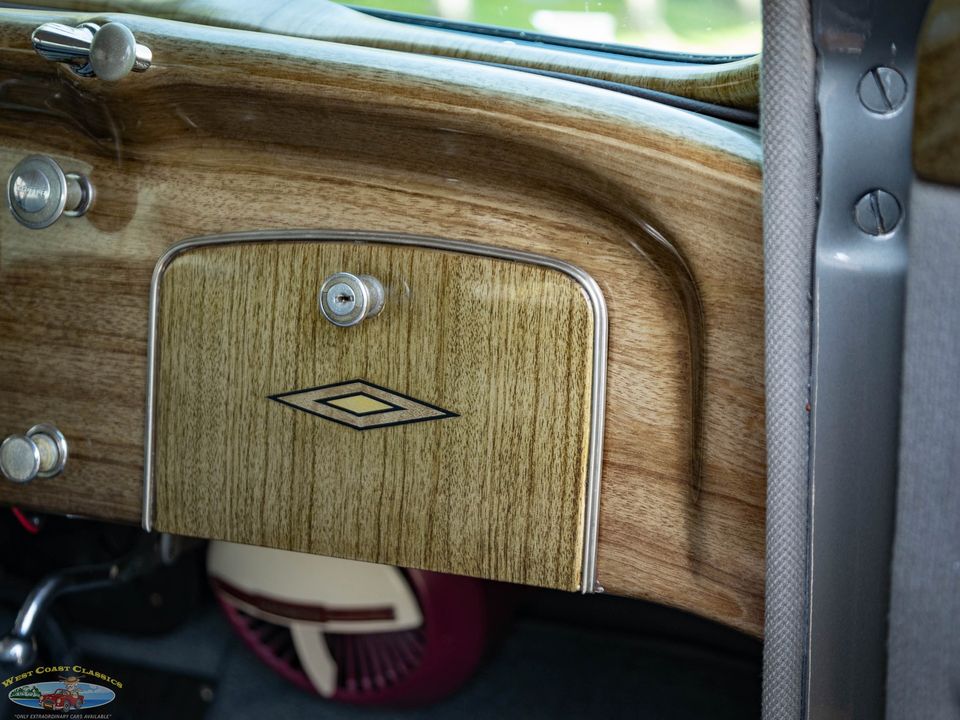 1937 Chrysler Airflow Series C-17