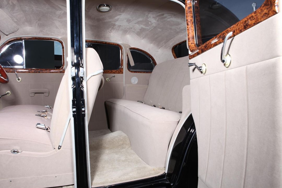1938 Oldsmobile Custom LS3 V8 Model F38 Touring