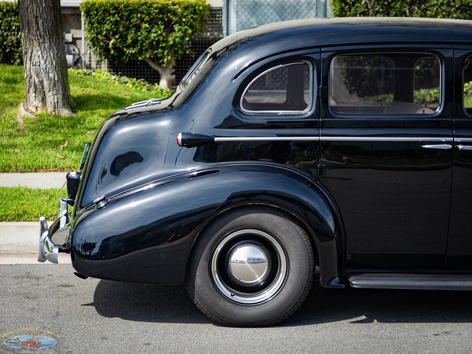 1938 Oldsmobile Custom LS3 V8 Model F38 Touring