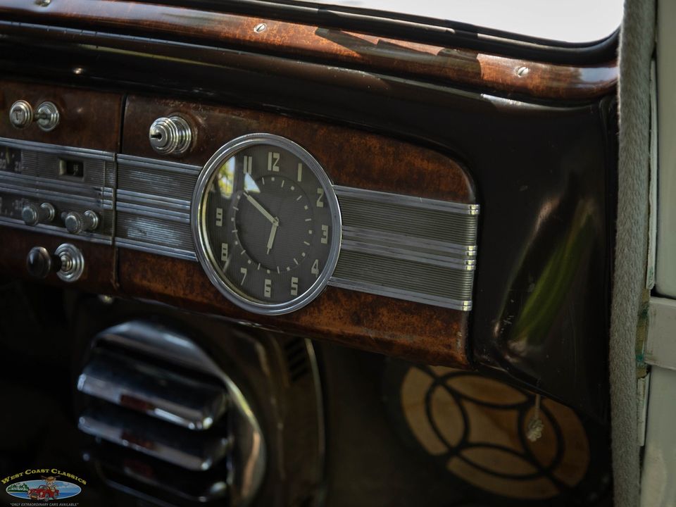 1937 Packard One Twenty