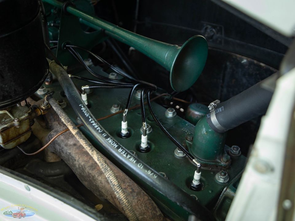 1937 Packard One Twenty