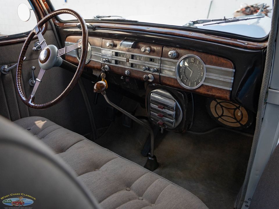 1937 Packard One Twenty