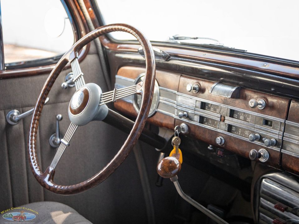 1937 Packard One Twenty