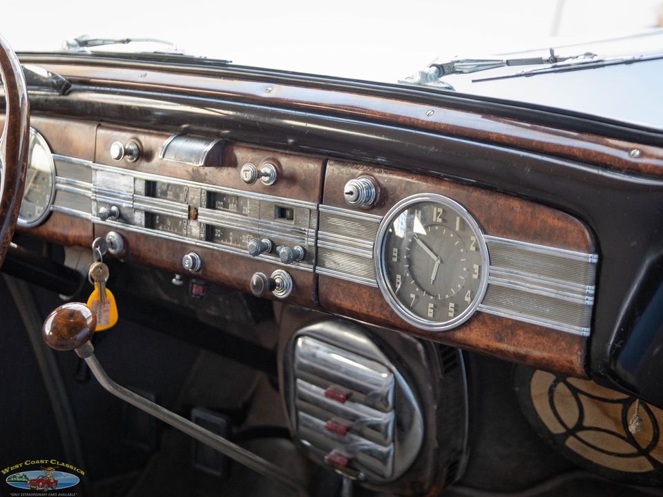 1937 Packard One Twenty