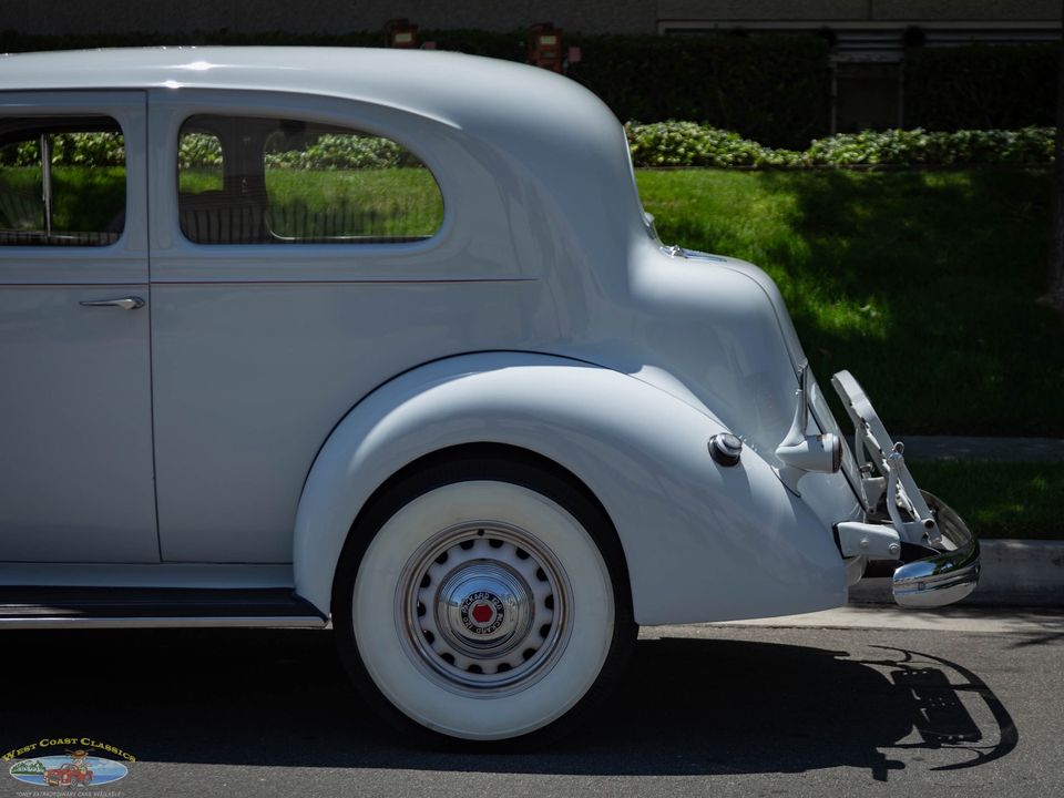 1937 Packard One Twenty