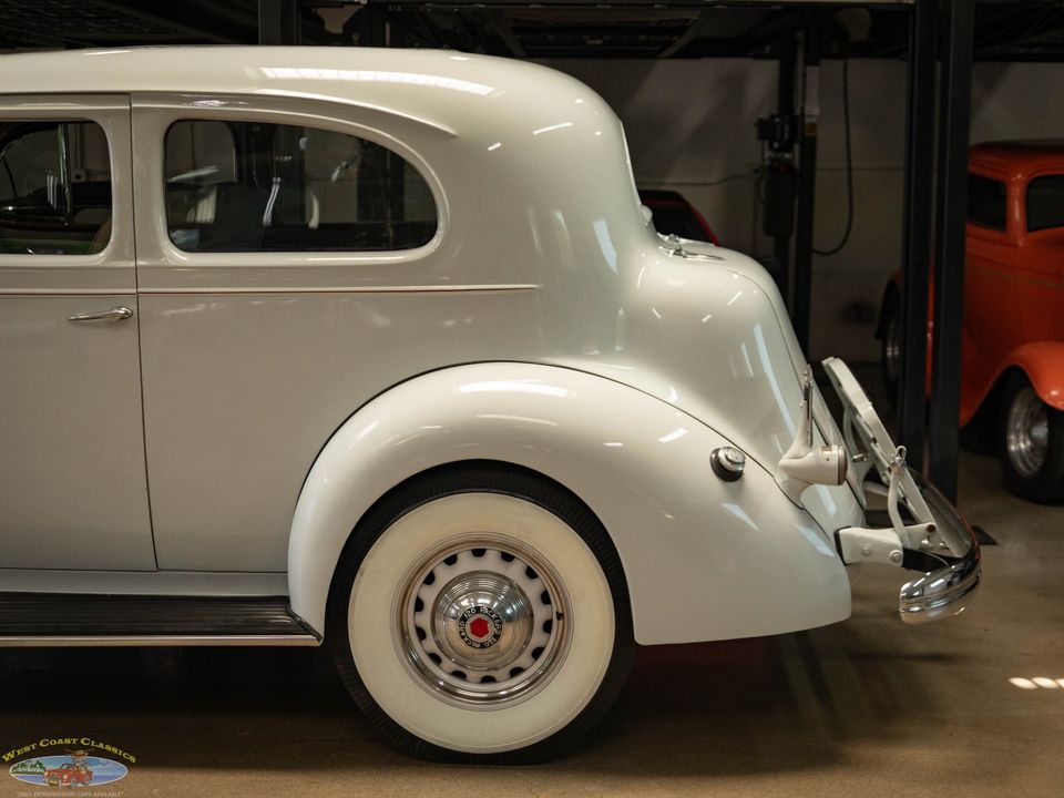 1937 Packard One Twenty