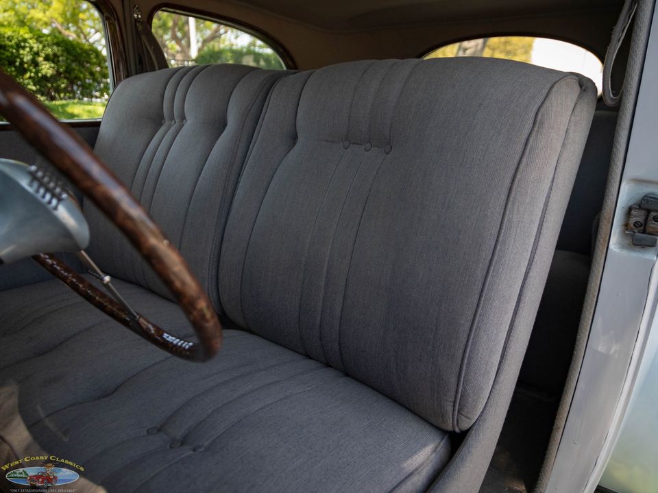 1937 Packard One Twenty