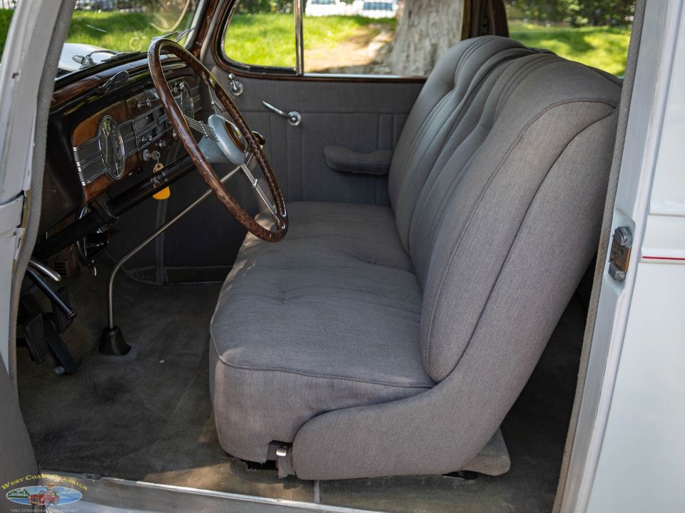 1937 Packard One Twenty