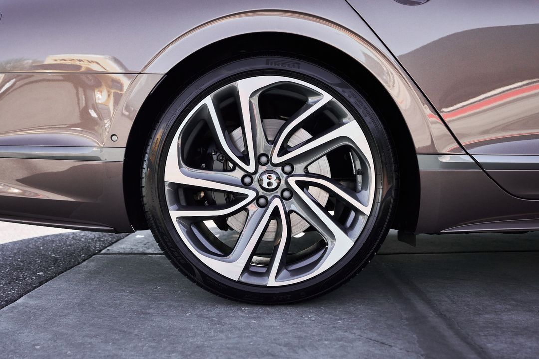 2025 Bentley Flying Spur