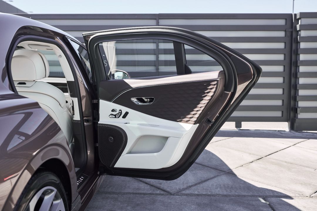 2025 Bentley Flying Spur