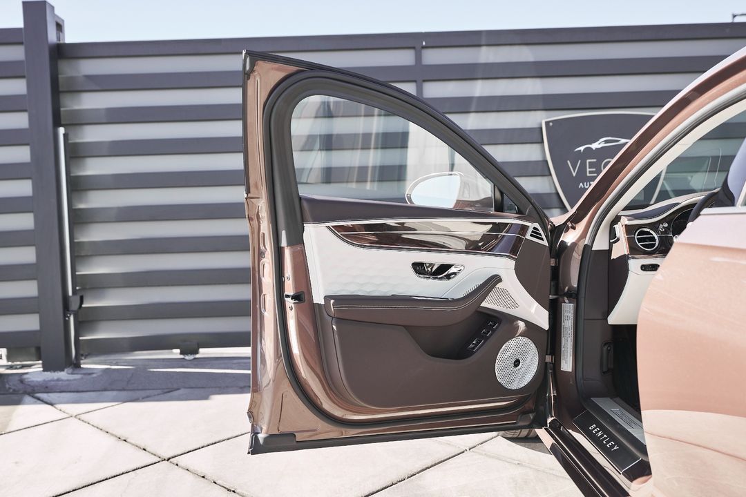 2025 Bentley Flying Spur