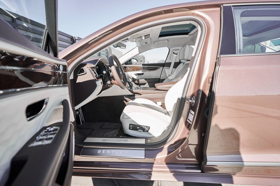 2025 Bentley Flying Spur