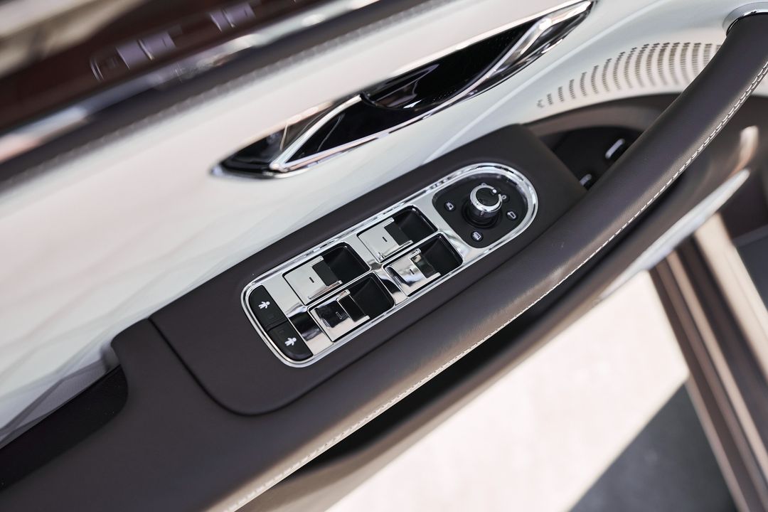 2025 Bentley Flying Spur