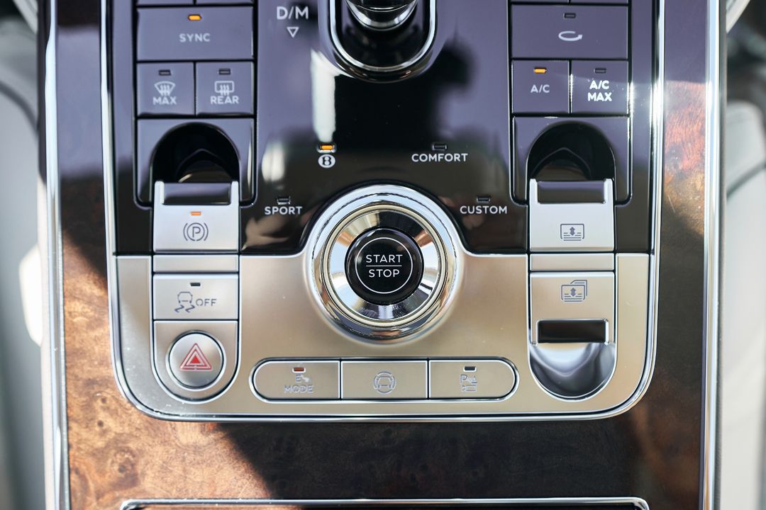 2025 Bentley Flying Spur