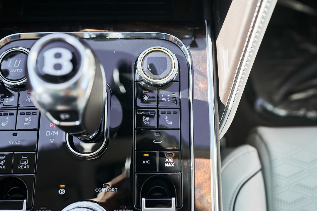 2025 Bentley Flying Spur