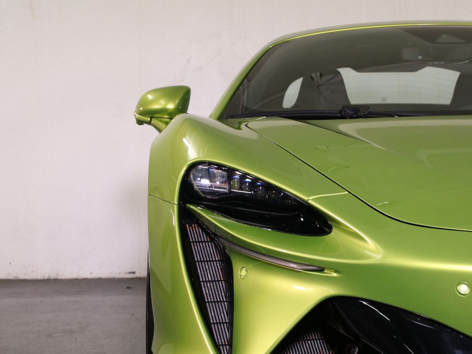 2023 McLaren Artura