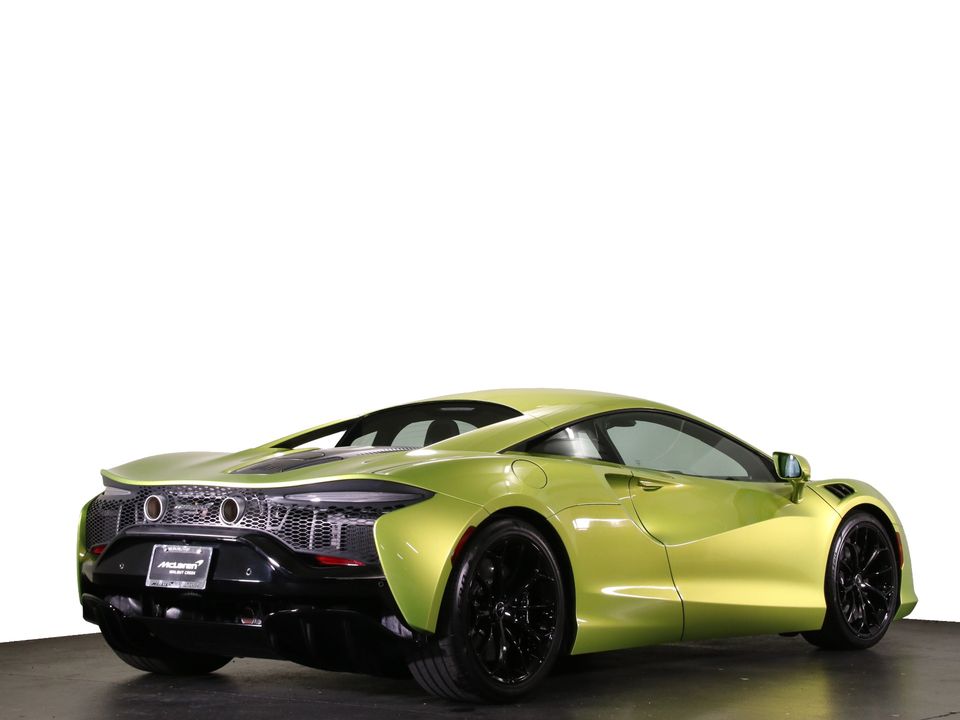 2023 McLaren Artura