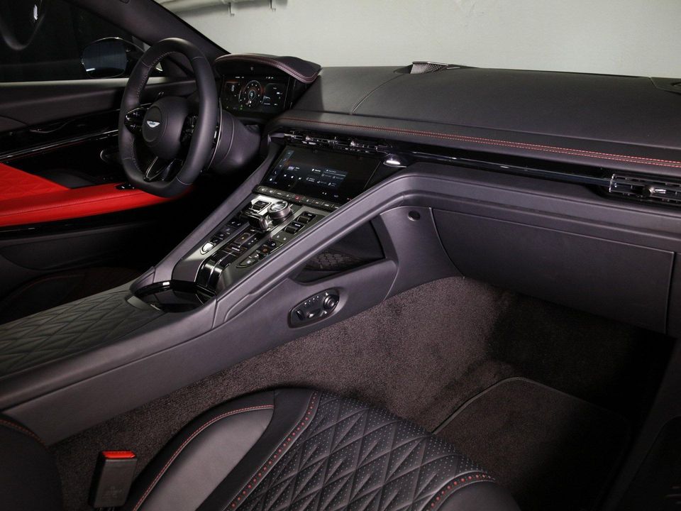 2024 Aston Martin DB12