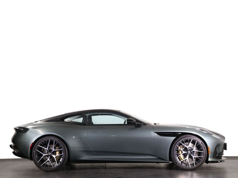 2025 Aston Martin DB12