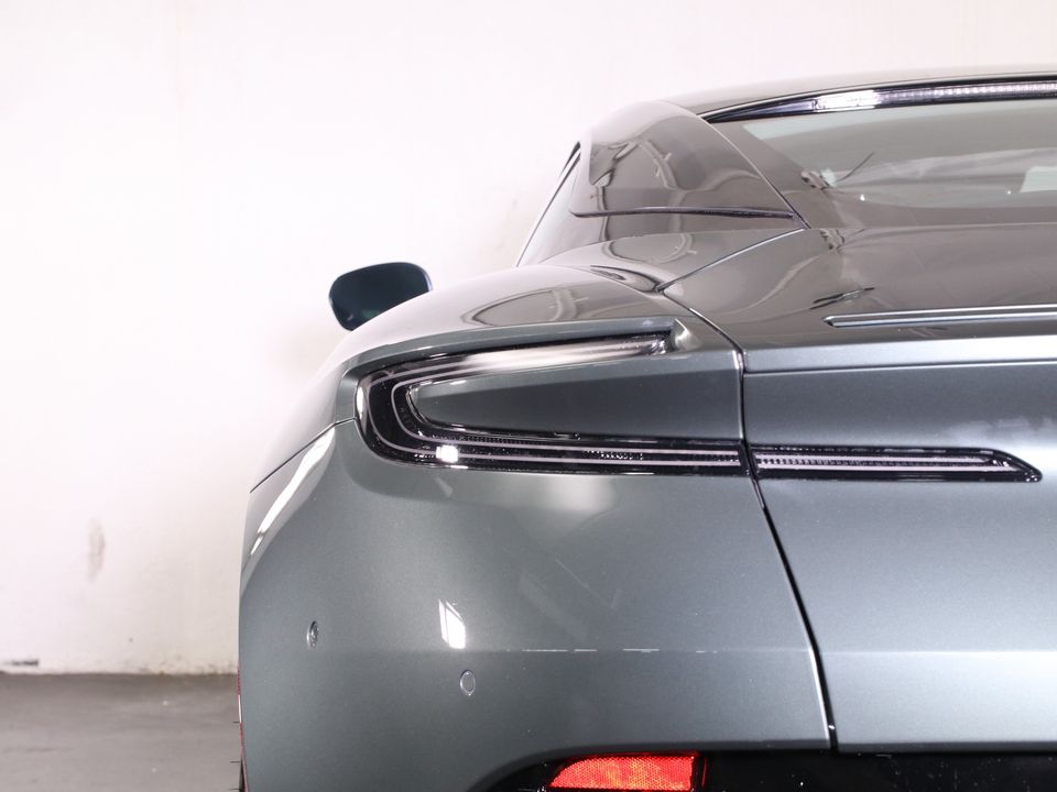 2025 Aston Martin DB12