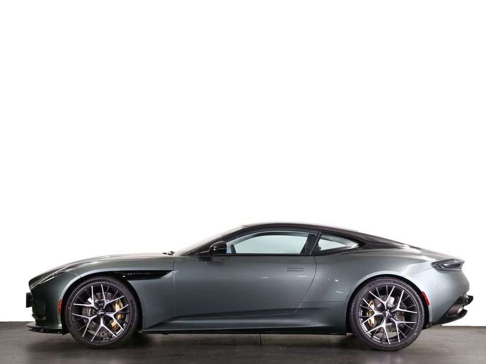 2025 Aston Martin DB12