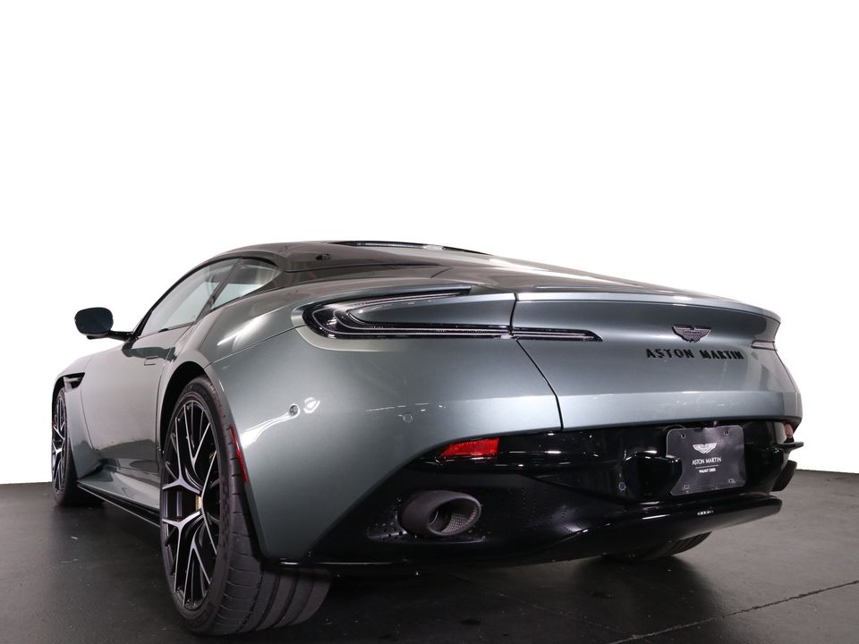 2025 Aston Martin DB12