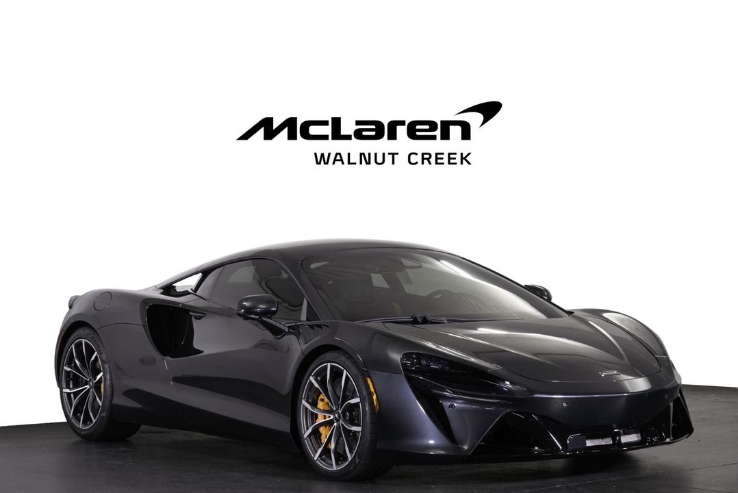 2025 McLaren Artura
