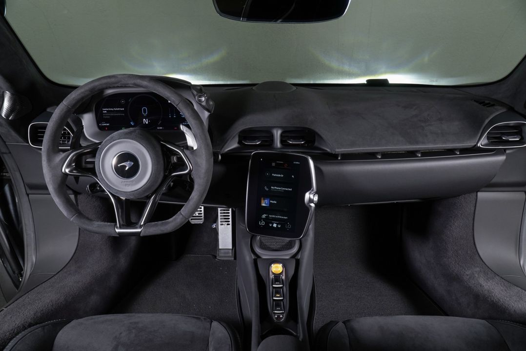 2025 McLaren Artura