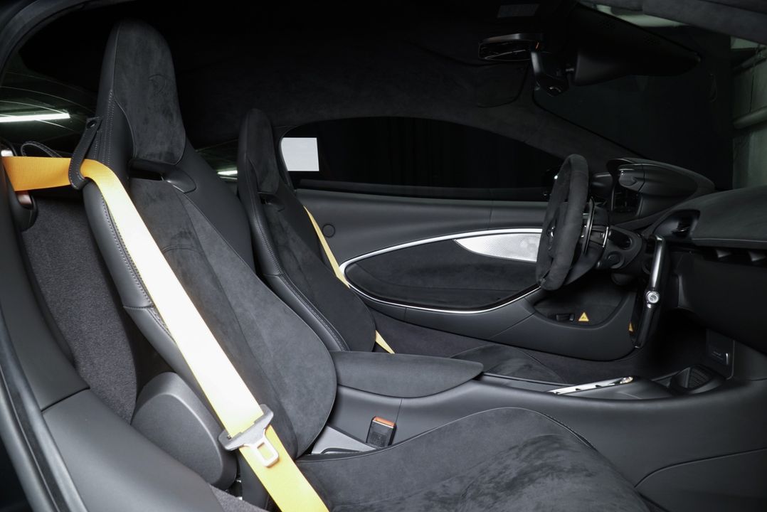 2025 McLaren Artura