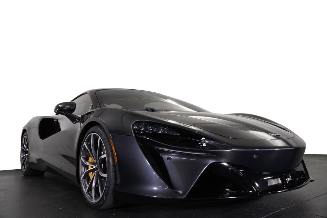 2025 McLaren Artura