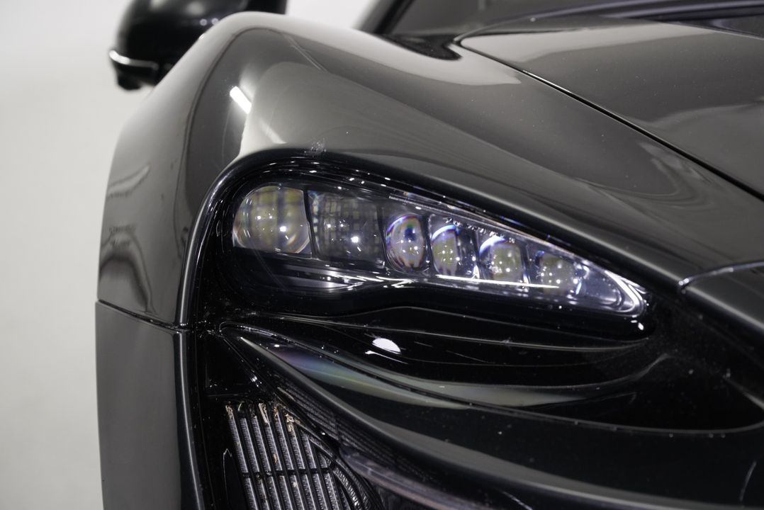 2025 McLaren Artura