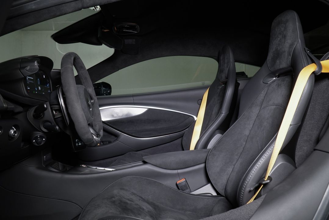 2025 McLaren Artura