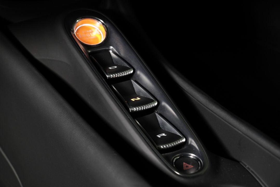 2025 McLaren Artura