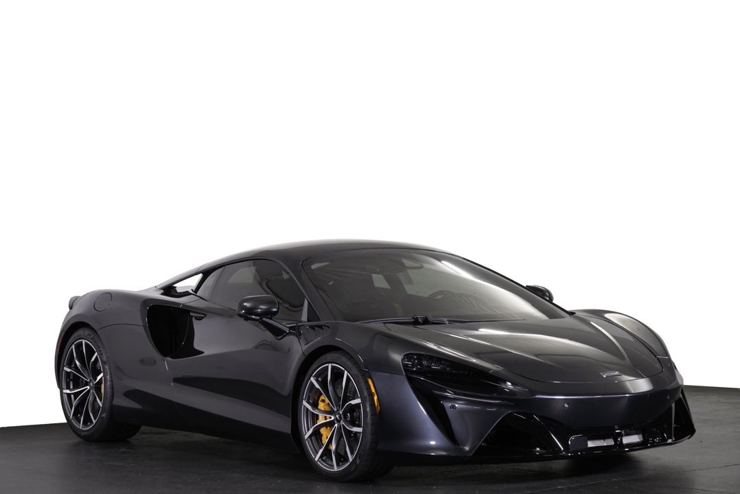 2025 McLaren Artura