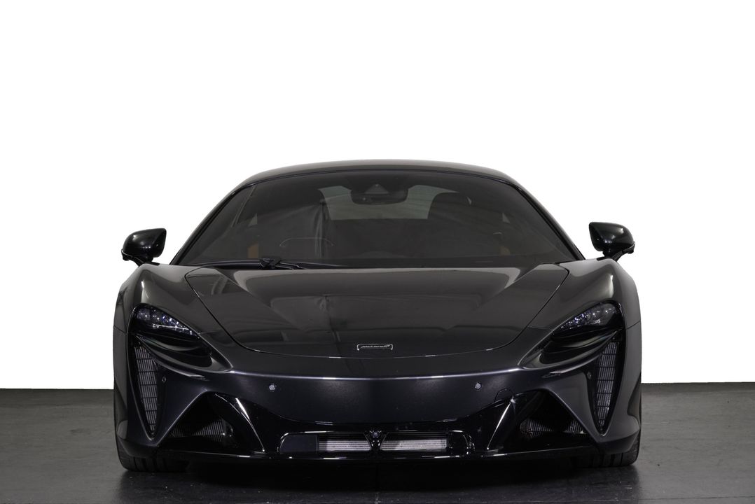 2025 McLaren Artura