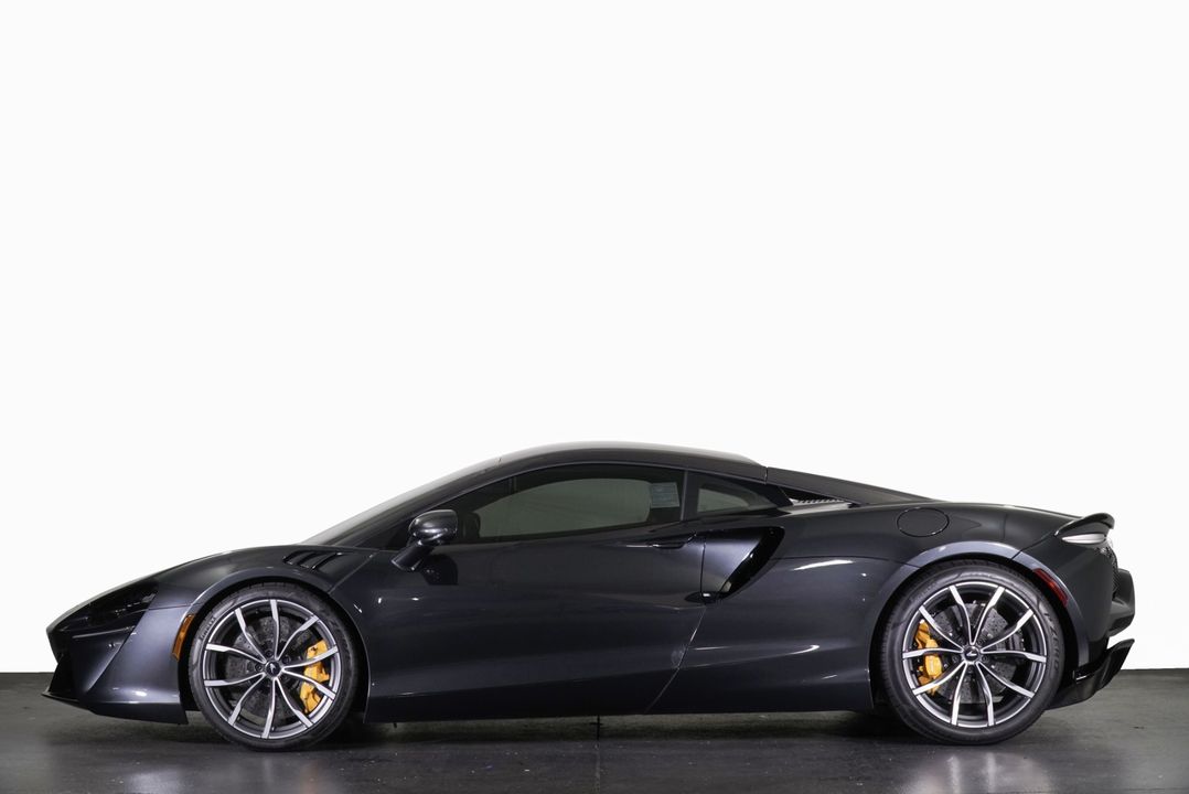 2025 McLaren Artura