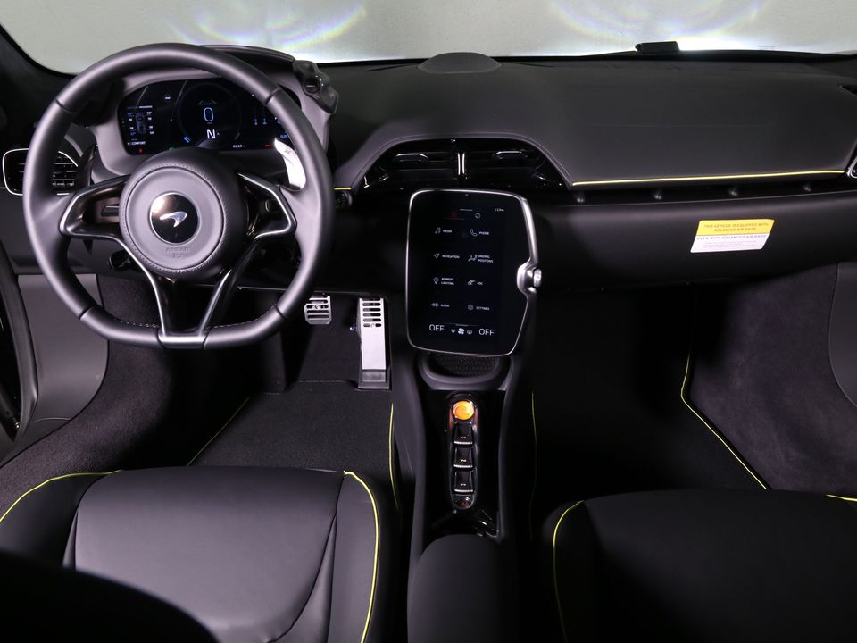 2025 McLaren Artura