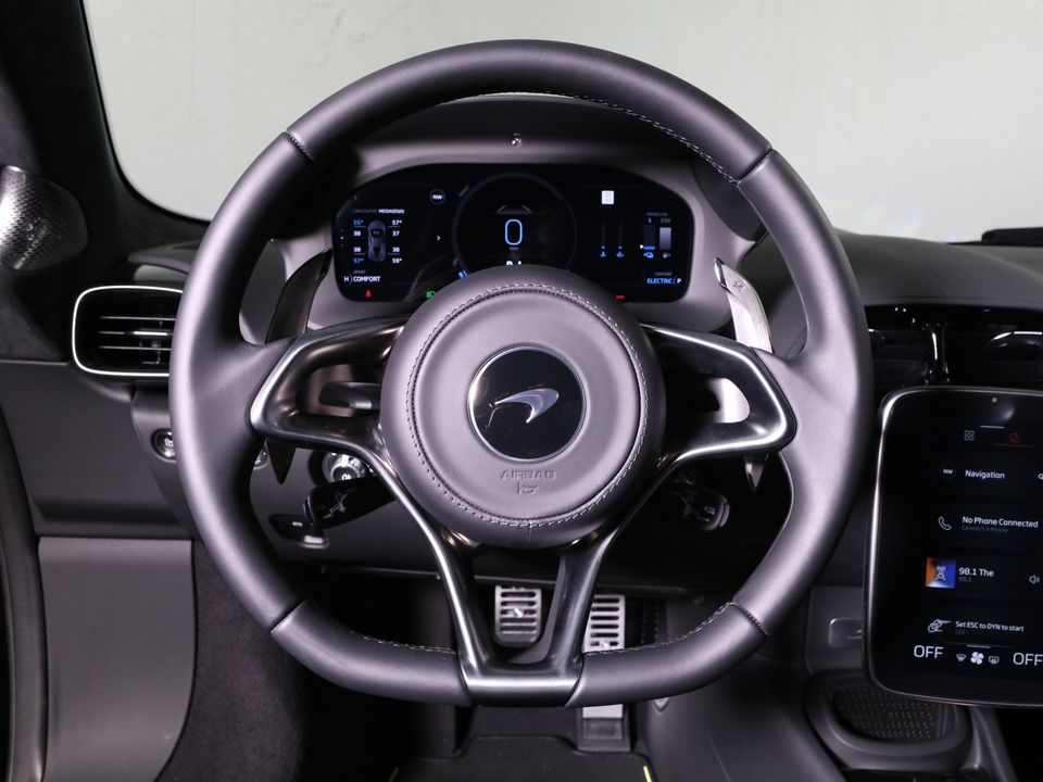 2025 McLaren Artura