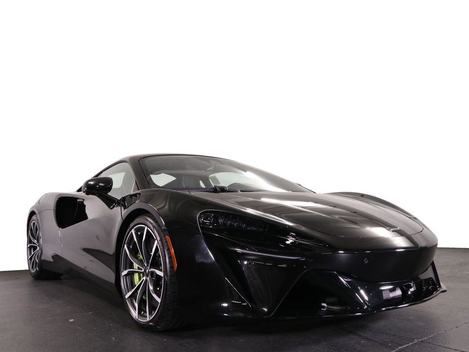 2025 McLaren Artura
