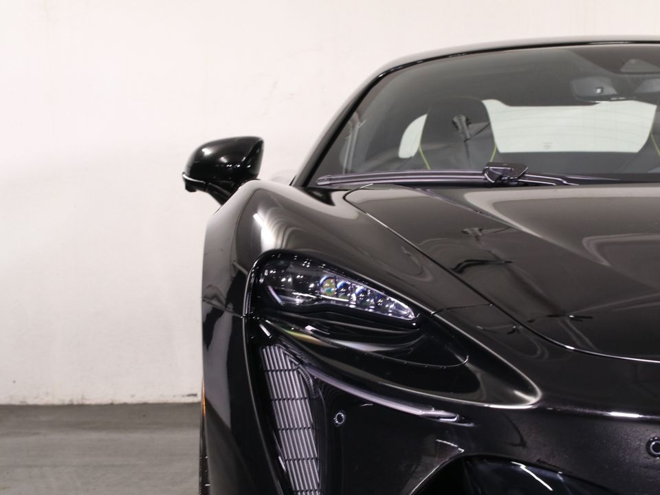 2025 McLaren Artura