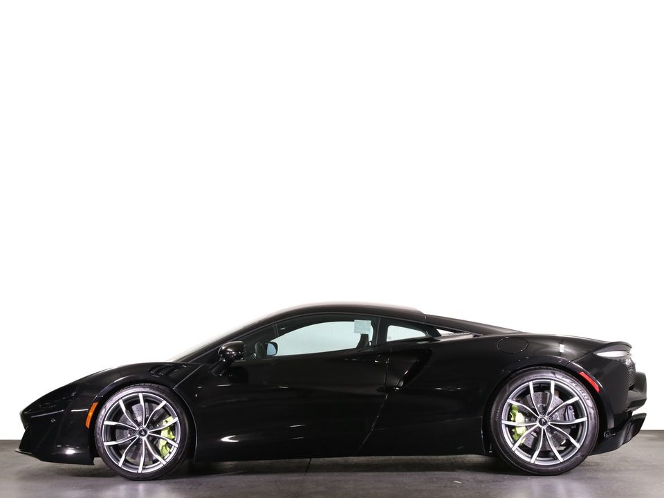 2025 McLaren Artura