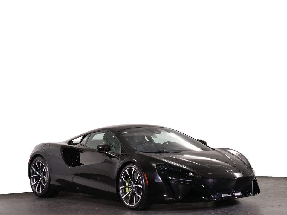 2025 McLaren Artura