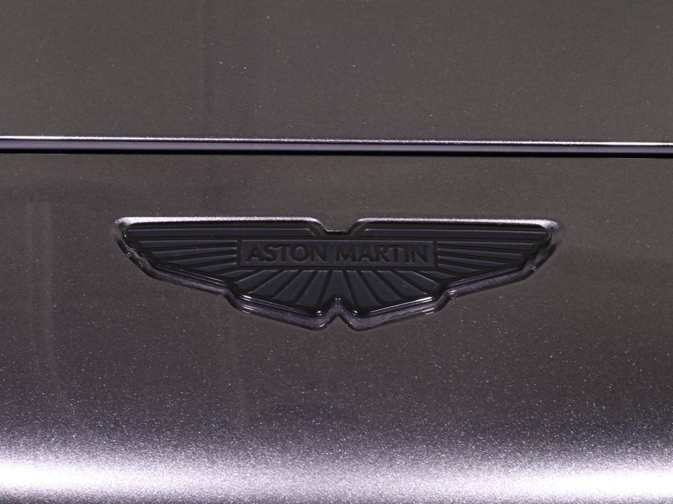 2025 Aston Martin DBX